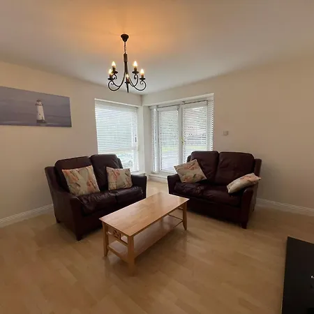 Spacious Family-friendly 2-bedroom With Free Parking *